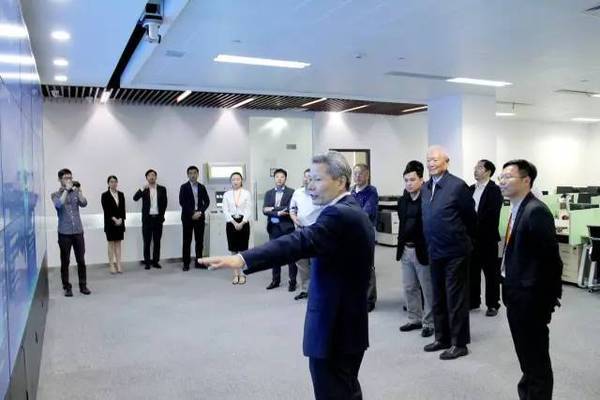 國家創(chuàng)新與發(fā)展戰(zhàn)略研究會(huì)一行蒞臨善林金融參觀考察